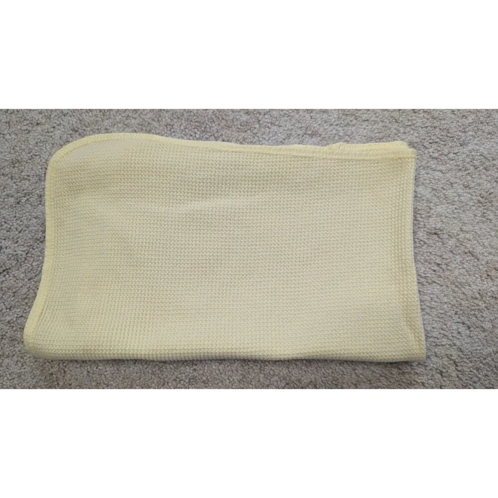 Vintage Carters Yellow Cotton Thermal Waffle Weave Baby Swaddle Blanket USA26X34